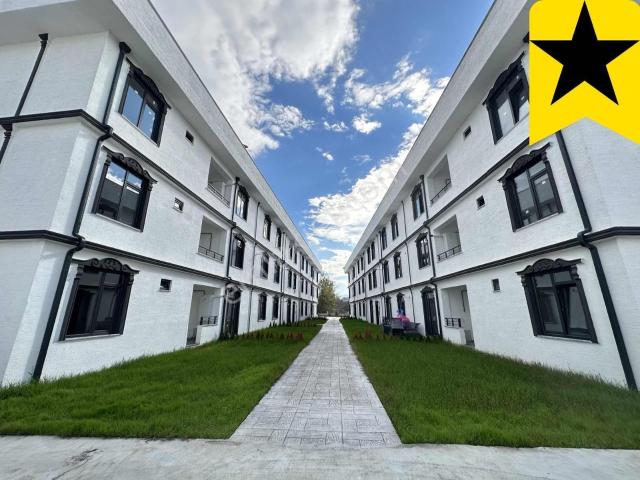Kocaalide Havuzlu Site İçerisinde Satılık 1+1 Daire