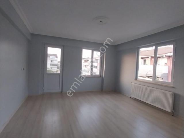 Kocaeli Gölcük Çiftlik Mah.kiralık 5+1 190 M² Çatı Dübleksi