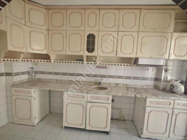 Kocaeli Karamürsel Kayacık Mahallesi’nde Sahile Yakın Kiralık 3+1 Ara Kat Daire