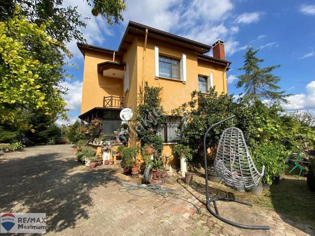 Kocaeli Kartepe Maşukiye'de Triplex 5+1 Satılık Villa