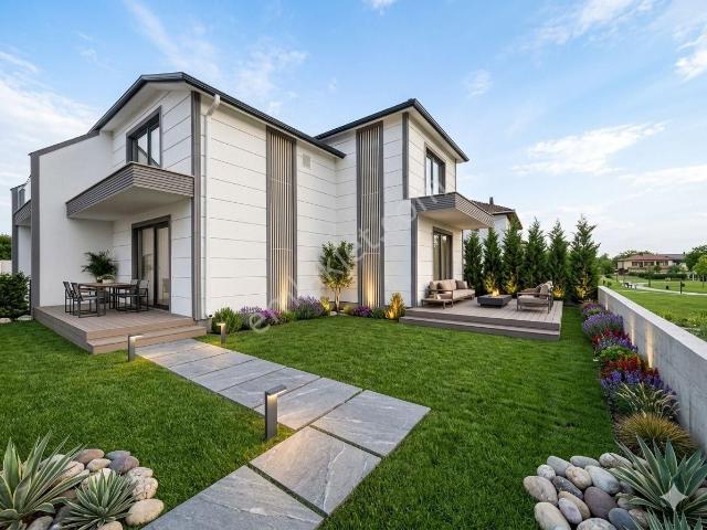 Kocaeli Kartepe Sarımeşede Satılık Lüks 4+1 Bahçeli Villa