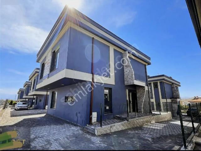 Kocasinan Erkilette Satılık Site İçinde Lüks 3+1 Villa