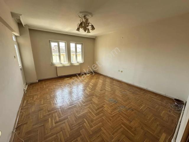 kocasinan Mahallesinde Kiralık 3+1 Asansörlü Daire