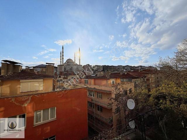 Kocatepe Camii Manzaralı 1.kat Konumlu G/b Cep.3+1 Fırsat Daire