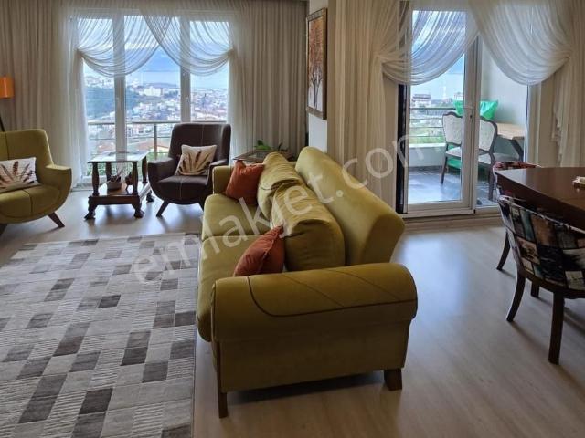 Kocatepe Mevki Gülen Sitesi Deniz Manzaralı 3+1 Satılık Daire
