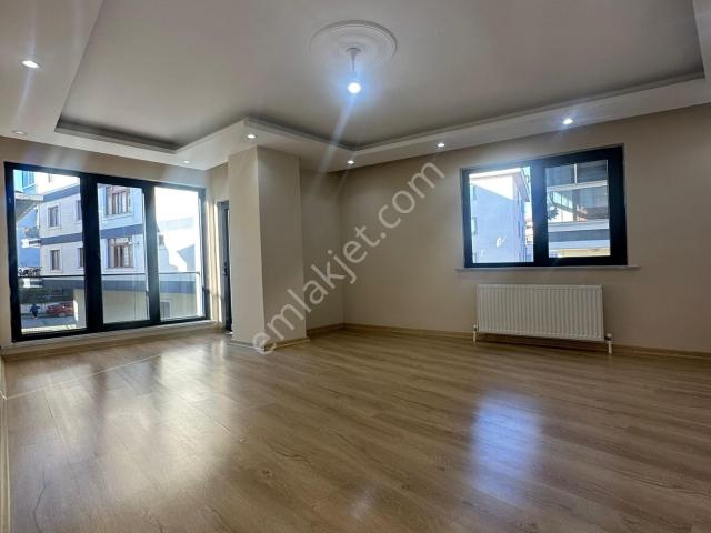 Kod 2191 Yenidoğan Mah. Merkeze Yakın Arakat 2+1 Kiralık
