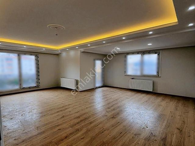 Kod 5344 Butik Site İçerisinde Kapalı Otoparklı Geniş 3+1