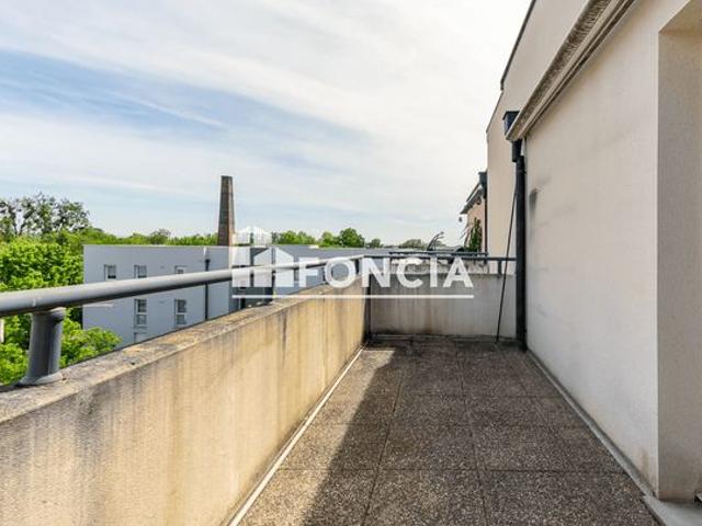 Koenigshoffen dernier etage appartement f1 32m² terrasse possibilité parking