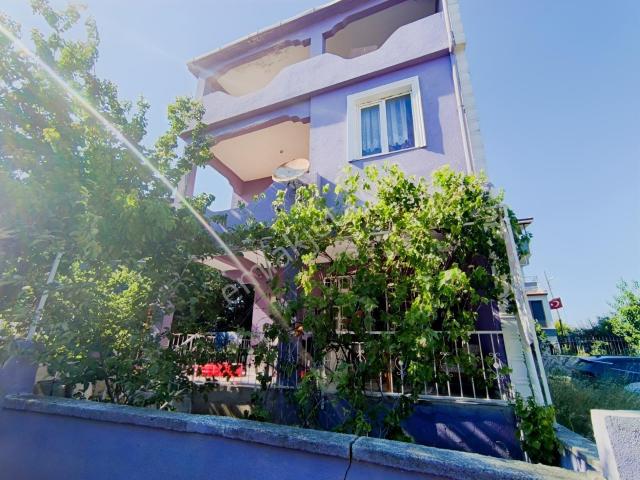 Köfteci Yusuf Arkası 5+1 Geniş Kısmi Tadilat İsteyen Villa