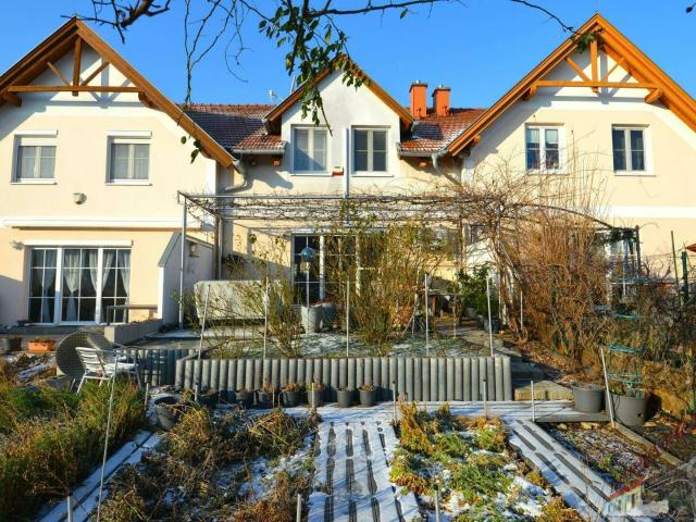 Koffer packen und einziehen Hochwertiges und möbliertes Reihenhaus Sackgasse