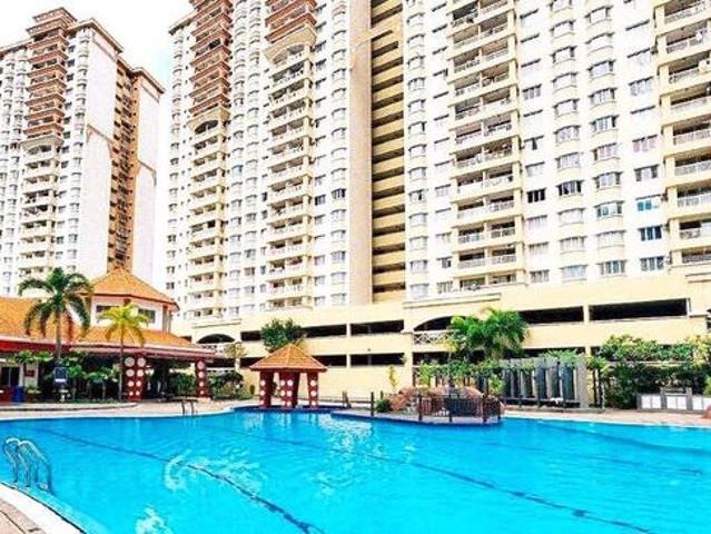 Koi Tropika Condominium Jalan Puchong Batu Puchong Selangor