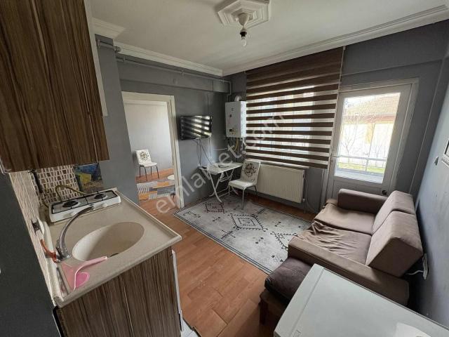 Kolçan Emlak'tan Sporkent Cadde Üzeri Balkonlu Eşyalı 1+1 Daire