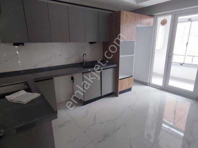 Kolçan Emlaktan Zafertepede Kiralık 2+1