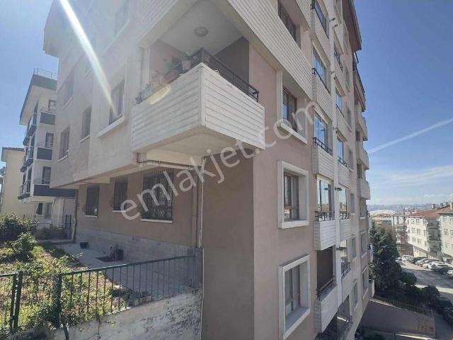 Kolej Kızılay Kuyucak Sokakta Ara Kat