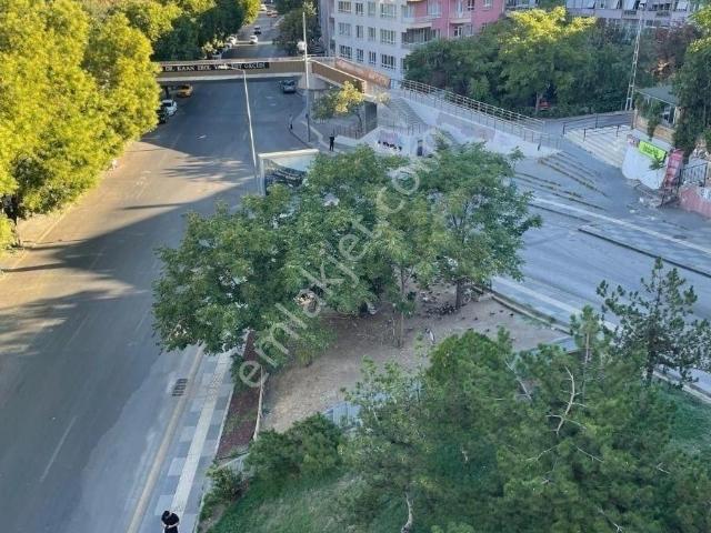 Kolej Libya Caddesinde Full Eşyalı Katta Ferah Kombili 3+1
