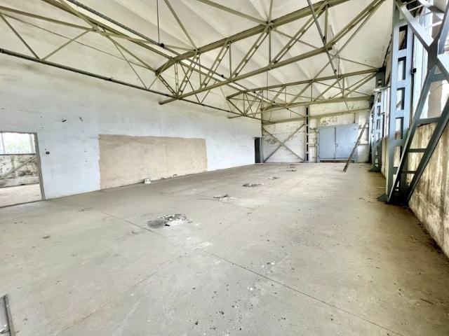 Kolejowa 1 000 m², Niedomice