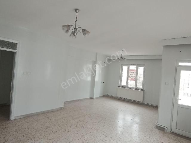 Kolejtepe Mahlesinde Hasarsız 3+1 Göbek Kat Daire