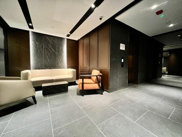 Kopar At Newton Condominium For Sale, $1,690,000, 2 Bed 2 Bath 689 sqft $2,453.00 psf