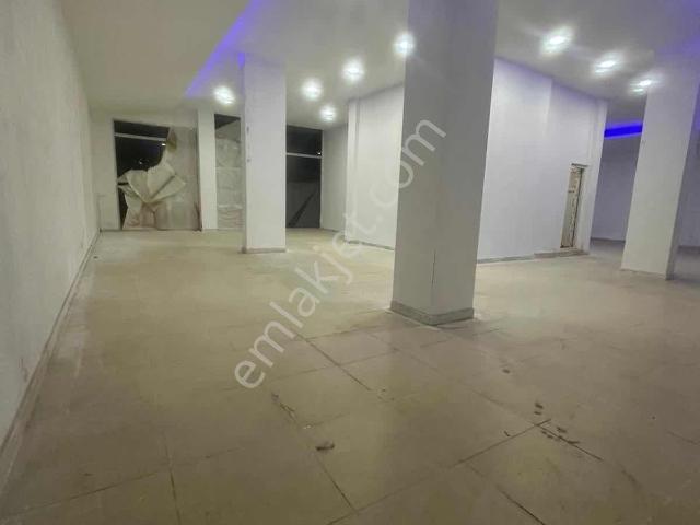 Köprü Emlaktan Yunusemrede 230 M2 Yüksek Giriş Kiralık Dükkan