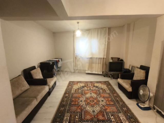 KÖPRÜ EMLAKTAN ZÜBEYDE HANIM MAH'DE SATILIK 65M2 1+1 BAHÇE KATI