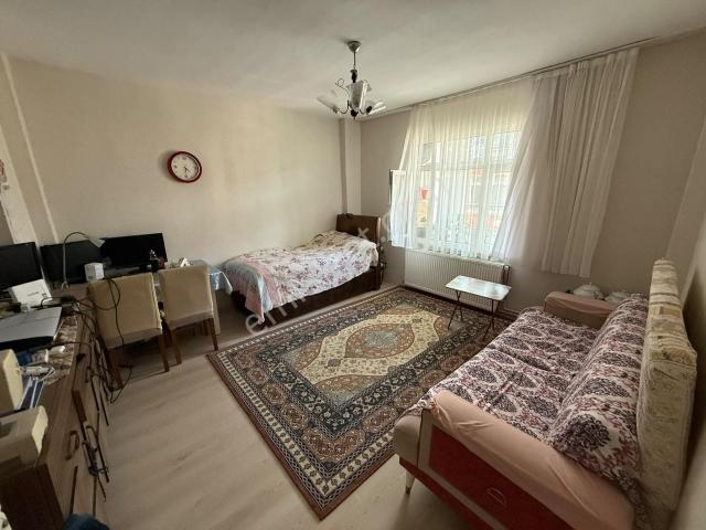 Köprü Emlaktan Gazi Mah. 2+1 102 M2 Balkonlu Ara Kat Daire
