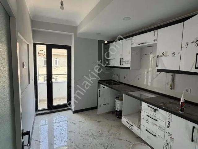 Körfez Bankalar Cd Arkasında Satılık Daire