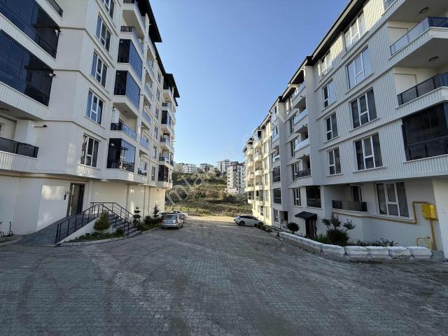 Körfez Mahallesi'nde 1+1 Eşyasız Kiralık Daire