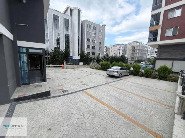 Körfez Tramvaya Cephe 2+1 Satılık Tozlu Emlak Güvencesiyle