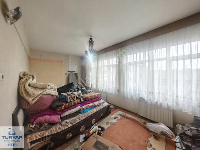 Körfez Tuğrul Caddesinde 180 M2 3+1 Satılık Daire