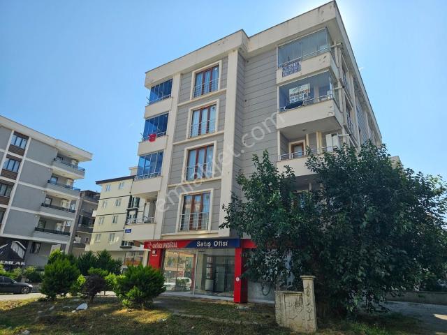 Körfez'de Tramvay Durağında Eşyalı Kiralık 1+1 Daire
