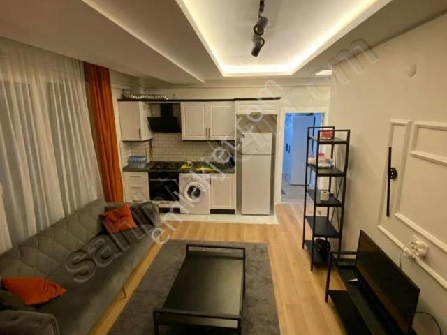 Korfezde Tramvaya Yurume Mesafes8nde Luks Esyalı 1+1