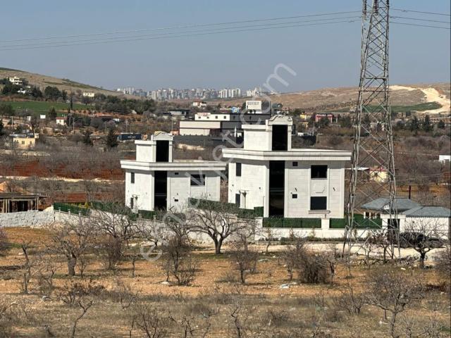 Körkün / Oğuzeli’nde Taş Giydirme Lüks Villa!