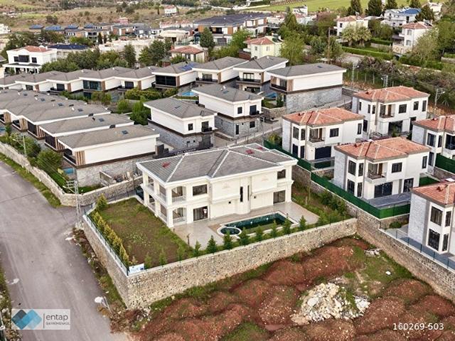 Körkün Mimar Sinanda 1105 m Arsada Emsalsiz Lüks 5+1 Villa