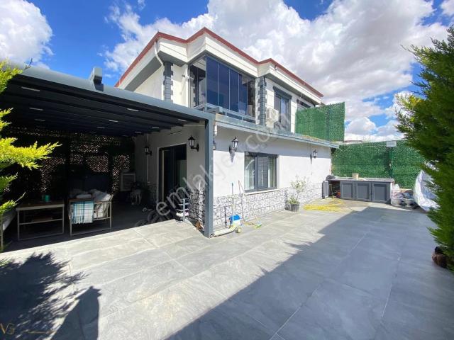 Körkün'de Site İçerisin'de Emsalsiz Bakımlı 3+1 Satılık Villa