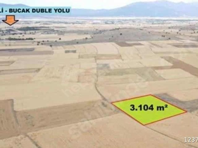 KORKUTELI BOZOVA'DA ACİL SATILIK 3104 m2 YATIRIMLIK TARLA