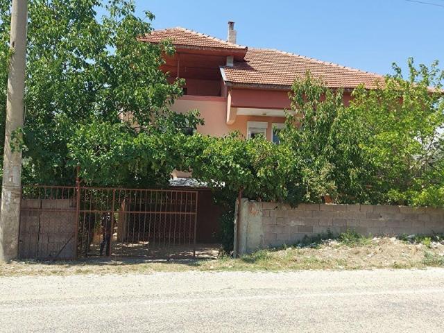 KORKUTELİ DEREKÖY MAHALLESİNDE ANA YOLA CEPE MUHTEŞEM KONUM 663 MT BAHÇELİ KATLI MÜSTAKİL KATLI EV