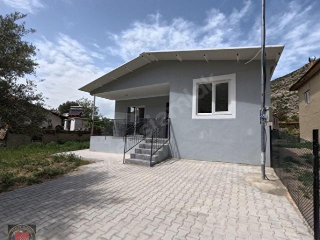 KORKUTELİ'NDE ARSA İÇERİSİNDE SIFIR MÜSTAKİL EV VE GENİŞ BAHÇE