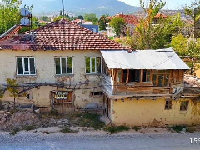 KORKUTELİYELTEN'DESATILIKMÜSTAKİL EVARSA 673M2EV 2 KATLI 220M2FİYAT: 1.650.000