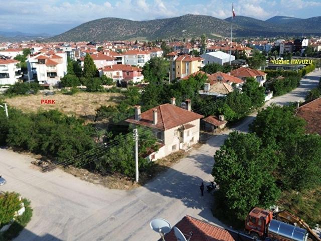 KORKUTELİ YENİ MAH.830 m KÖŞE İMARLI ARSA SATILIK