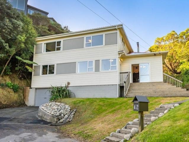 korokoro, 4 bedrooms