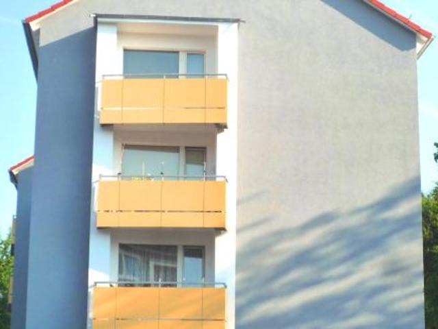 Köslinstr. 8, E M Gemütliche 1 Zimmer Wohnung mit Loggia im Erdgeschoss!