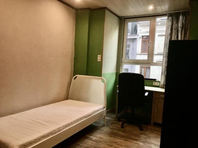 Kot 12 m² Rue d'Anderlecht à Bruxelles