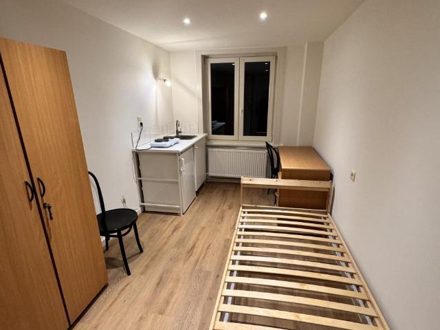 Kot 12 m² Rue Maximilien à Ixelles