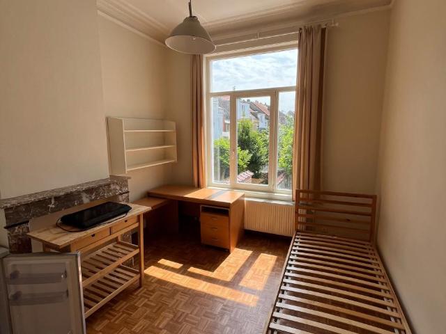 Kot 16 m² rue Maximilien à Ixelles
