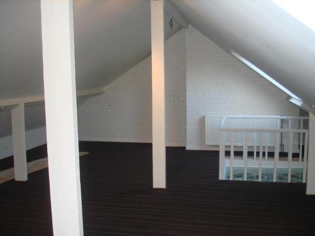 Kot chez l'habitant 92 m² aux alentours de l'avenue des Cerisiers à Woluwé Saint Lambert