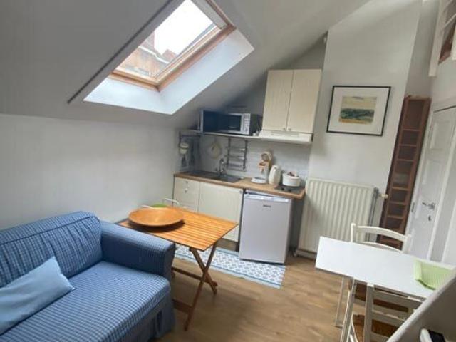 Kot meublé pour une étudiante calme, chez l'habitant Jette