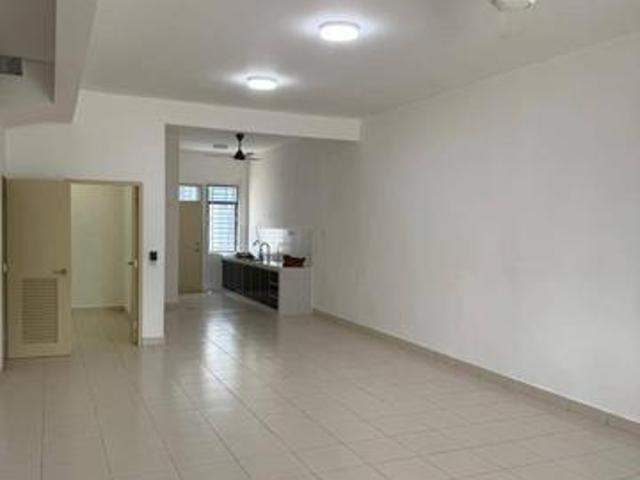 Kota Masai meridin east double storey gated guarded full loan cash out