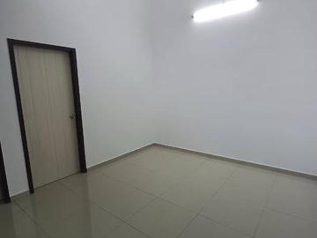Kota Masai Bandar Layangkasa Double Storey 4 Bed Partial Furnished