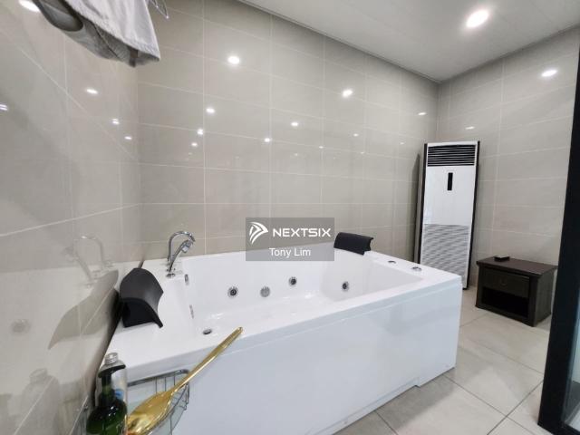 Kota Masai, 1.5 Storey Semi Detached Factory For Sale • Category: Light Industry • Land Area: 12,800 Sqft *Tenanted RM6,200
