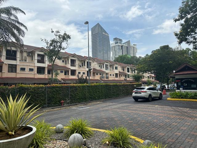 Kota Damansara Parkville town house